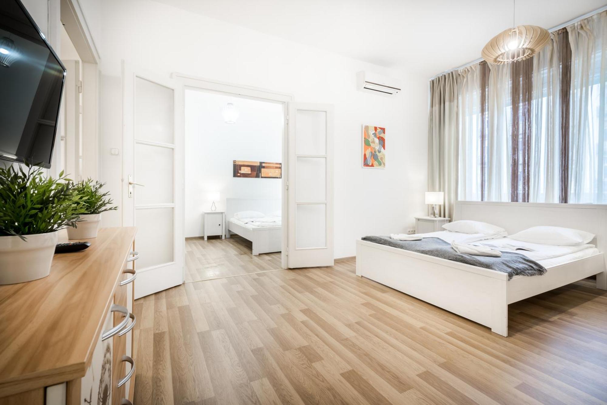 Apartament Whitefield *