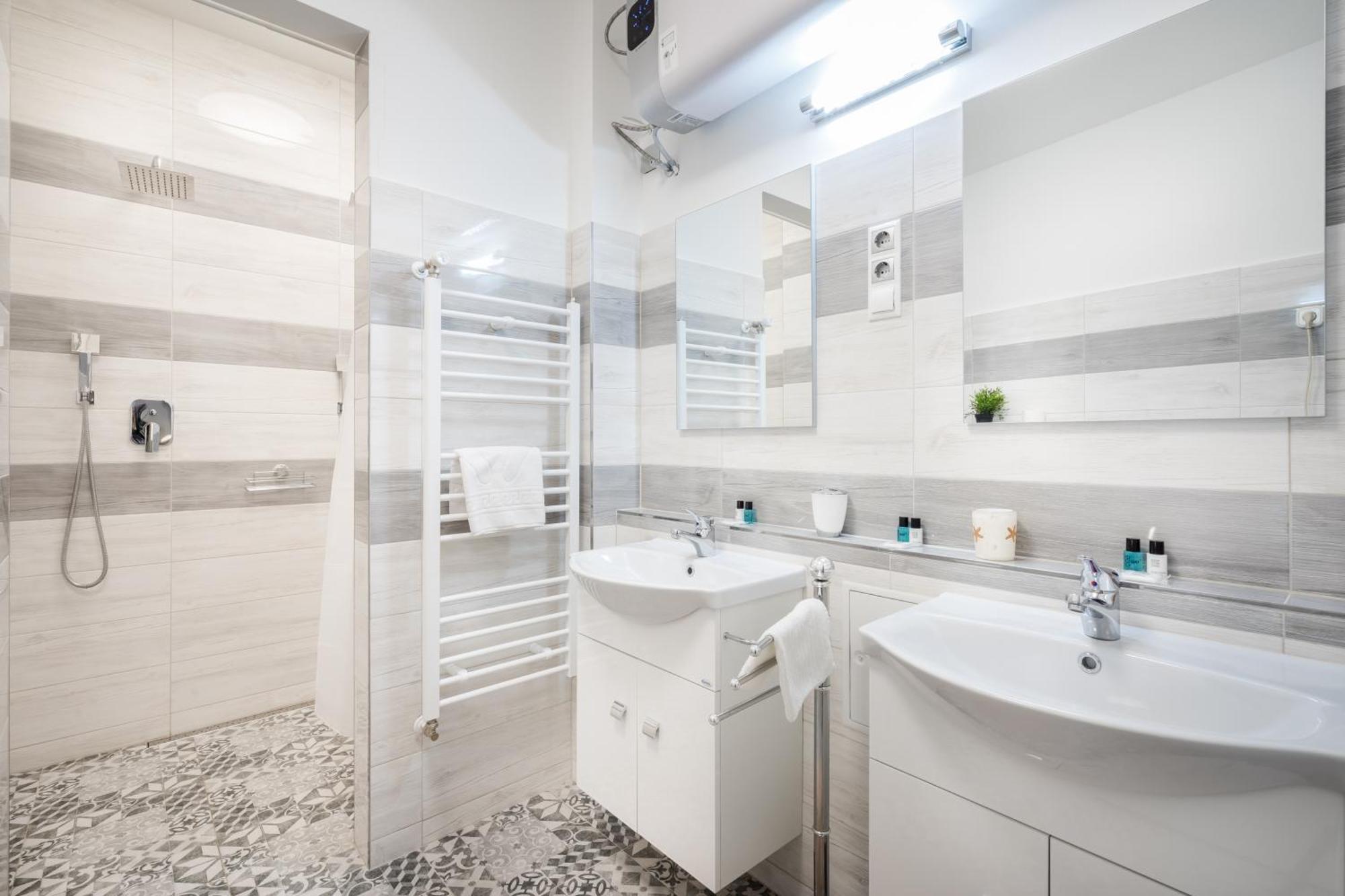 Whitefield Apartament